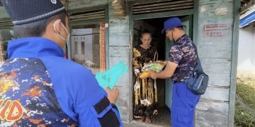 Wujudkan Polri Presisi Polairud Polres Tanah Laut Berbagi Dengan Warga Kurang Mampu