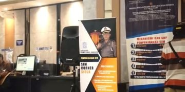 Peringati Hari Pahlawan Pelayanan Sim Sat Lantas Polrestabes Surabaya Berpakaian Ala Pahlawan