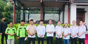 Pesan Jokowi Kepada Relawan Sapulidi : Tetap Solid Dan Mengawal Kebijakan Pemerintah