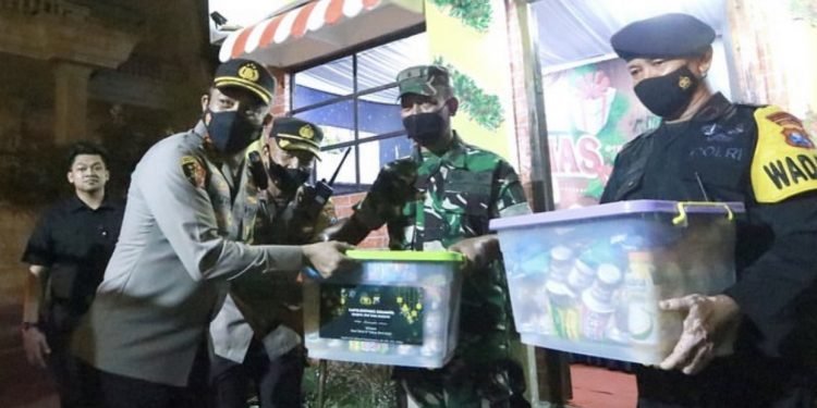 Pastikan Keamanan Nataru Dan Gereja Kapolrestabes Surabaya Cek Pos Pengamanan