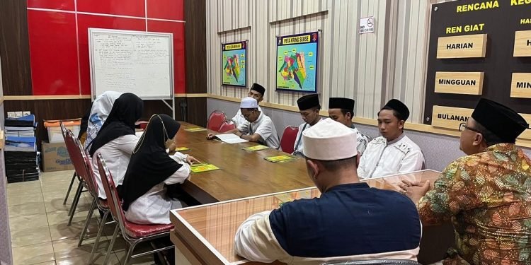 Satreskrim Jumat berkah berbagi Bersama Anak Yatim Piatu Doa Bersama
