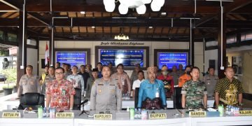 Polda Kalsel Dan Forkopimda Tanah Laut Rakor Kesiapan Nataru Dengan Metode Hybrid