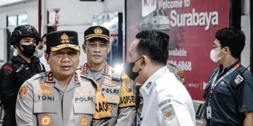 Jelang Tahun Baru 2023 Kapolda Jatim Cek Situasi Stasiun Pasar Turi