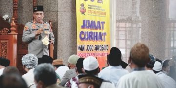 Jum’at Curhat, Kapolrestabes Surabaya Imbau Orang Tua Mengawasi Anak-Anaknya di Malam Tahun Baru