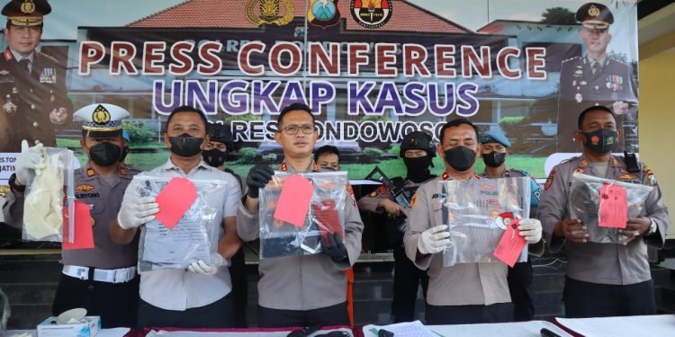 Polres Bondowoso Berhasil Ungkap Kasus Pembunuhan Driver Grap kurang dari 24 jam