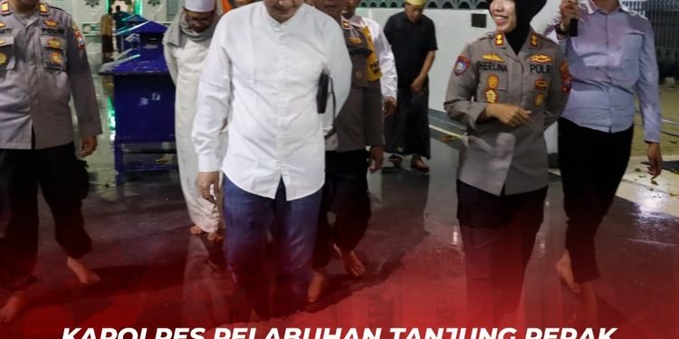 Jabat Kapolres Pelabuhan Tanjung Perak AKBP Herlina Lansung Laksanakan Silaturrohmi Dan Ziarah