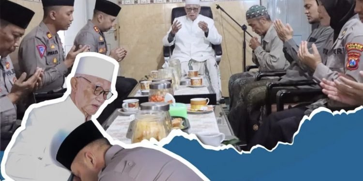 Kapolres Kota Kediri Cium Tangan Ulama Disaat Mohon Di Restu Di Ponpes Lirboyo