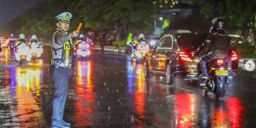 Kasat Lantas Polrestabes Surabaya Pimpin Pengamanan Kunjungan RI 1 Pada Harlah 1 Abad NU