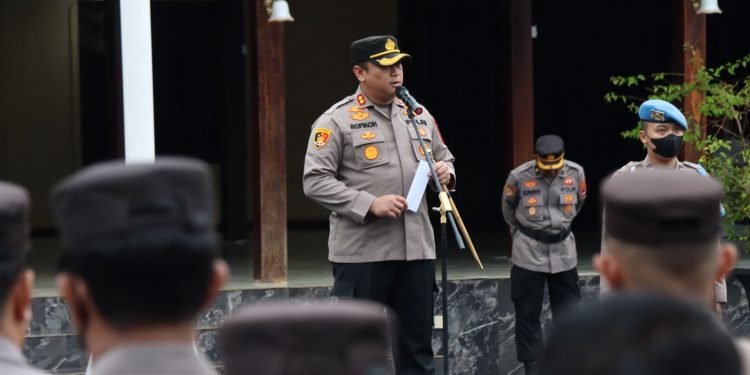 Kapolres Tanah Laut AKBP Rofikoh Yunianto, S.I.K Pimpin Upacara Korps Raport Kenaikan Pangkat