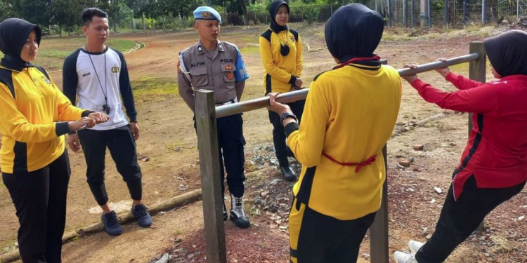 Dituntut Miliki Fisik Prima, Personil Polres Tanah Laut Ikuti Tes Kesemaptaan Jasmani.