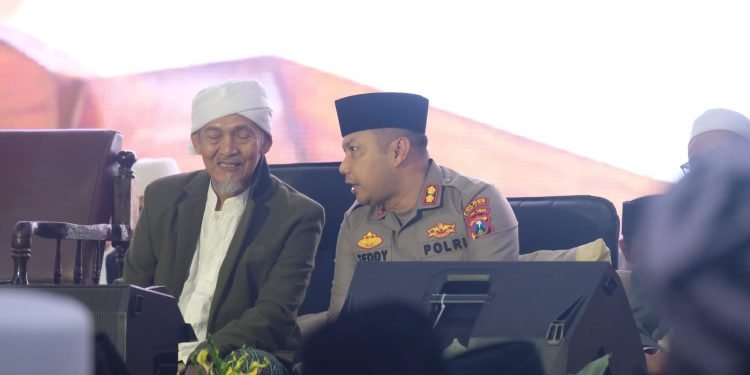 Kapolres Kediri Kota Hadiri Haul ke-113 dan Haflah Akhirusanah