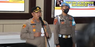 Kapolres Tanah Laut AKBP Rofikoh Yunianto, S.I.K Beri Penghargaan Anggota Berprestasi