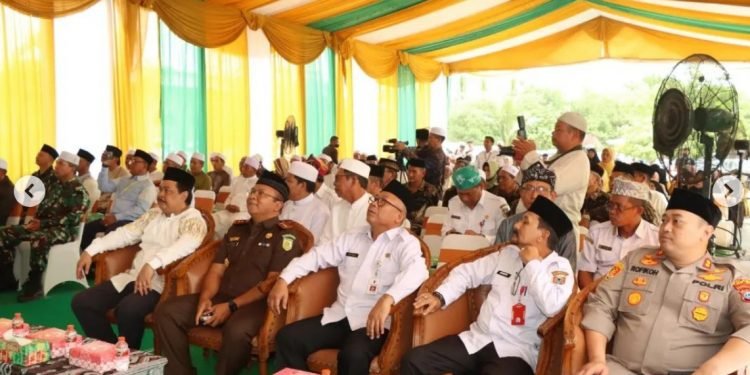 Kapolres Tanah Laut AKBP Rofikoh Yunianto, S.I.K. menghadiri acara Persemian Musholla Induk Ibadurahman Pondok Pesantren Sirajul Huda