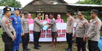 Bulan Ramadhan Polres Tanah Laut Dan Jajaran Serentak Bagikan Bantuan Sosial