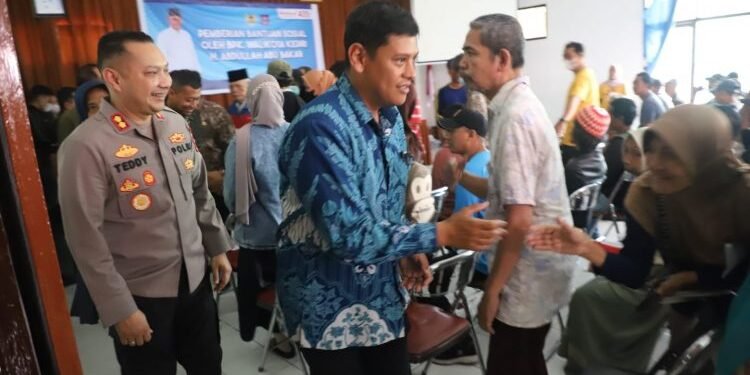 Serentak Wali Kota Kediri , Kapolres Kediri Kota dan Dandim Salurkan Bantuan Sosial di Tiga Kecamatan