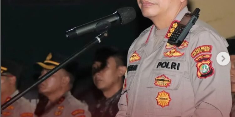 Kapolres Metro Jaktim Kombes Pol. Dr. Leonardus Simarmata, S. Sos., S.I.K., M.H., M.Han Pimpin Apel Cipkon 2023