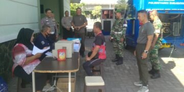 Layanan Perpanjangan SIM Keliling Cak Bhabin Sat Lantas Polrestabes Surabaya Di Mako Korem 084 Bhaskara Jaya