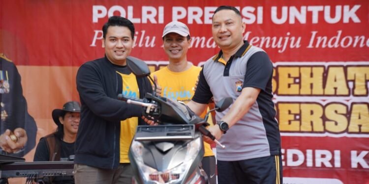 Jalan Sehat Hari Bhayangkara ke-77 Polres Kediri Kota, Wujud Soliditas Polri dan Masyarakat