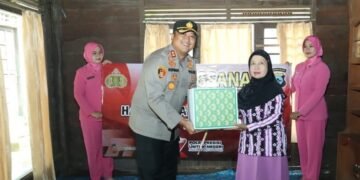 Kapolres Tanah Laut Pimpin Lansung Giat Anjangsana Dan Silaturohmi Dalam Rangka Hut Bhayangkara Ke 77