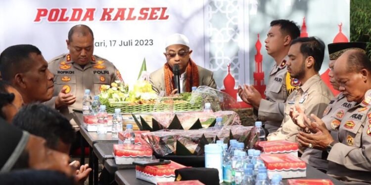 Polres Tanah Laut, Polda Kalsel menggelar acara syukuran dalam rangka dimulainya pembangunan masjid