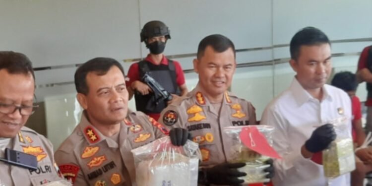 Sukses , Polda Jateng Ungkap Peredaran 5 Kilogram Sabu di Demak dan Semarang