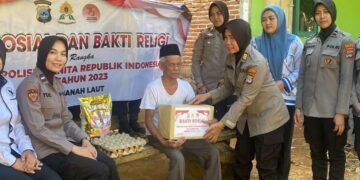 Sambut Hari Polwan Ke 75 , Polwan Polres Tanah Laut Gelar Bakti Sosial