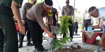 Polresta Malang Kota Sebar Ribuan Bibit Pohon di 5 Kecamatan
