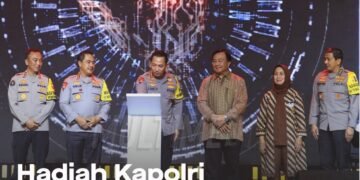 Dua Hadiah Untuk Divisi Humas Polri Dari Kapolri
