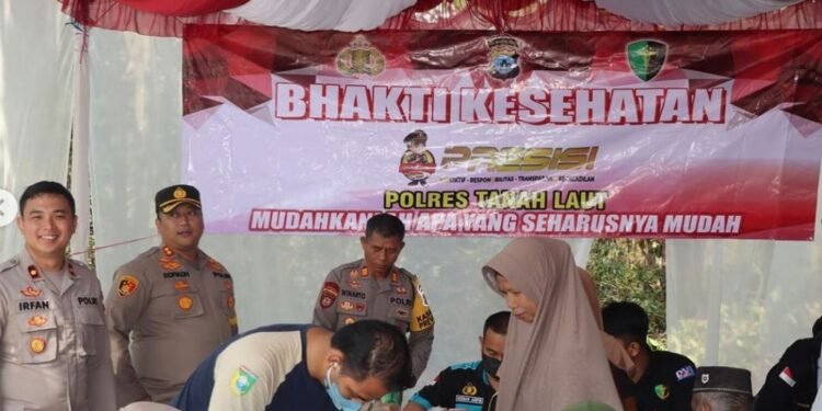 Peduli Terhadap Warga, Polres Tanah Laut Rutin Gelar Bakti Kesehatan