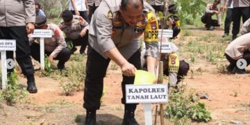 Polres Tanah Laut Polda Kalsel Berpartisioasi GNRM Dan Laksanakan Penanaman 10 Juta Pohon Secara Serentak