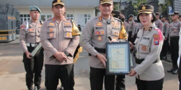 Kapolresta Malang Kota Berikan Reward Kepada 22 Anggota Berdedikasi Tinggi