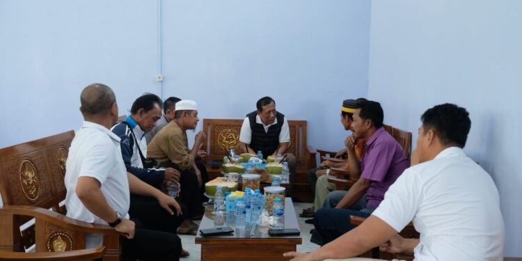 Kapolda Kaltara Mengadakan Pertemuan Bersama Tokoh Masyarakat, Agama, dan Pemuda Desa Mangkupadi