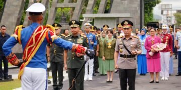 Pimpin Wisuda Prajurit Taruna, Kapolri Tekankan Sinergitas TNI-Polri untuk Wujudkan Indonesia Emas 2045