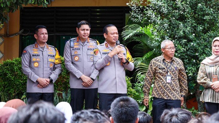 6 Bocah SD Jujur Dapat Apresiasi Kapolda Metro, Sekolah Bangga