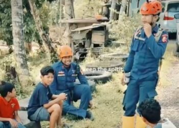 Tim SAR Polri : Komitmen Tak Kenal Lelah Tim SAR Korpolairud di Garis Depan Bencana